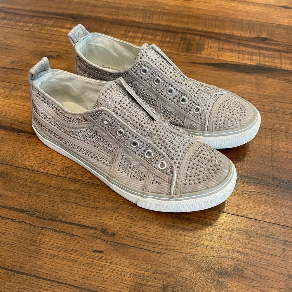 Women's TRUE RELIGION Slip On Sneakers Aubrie Gray w Silver Rhinestones Size 8